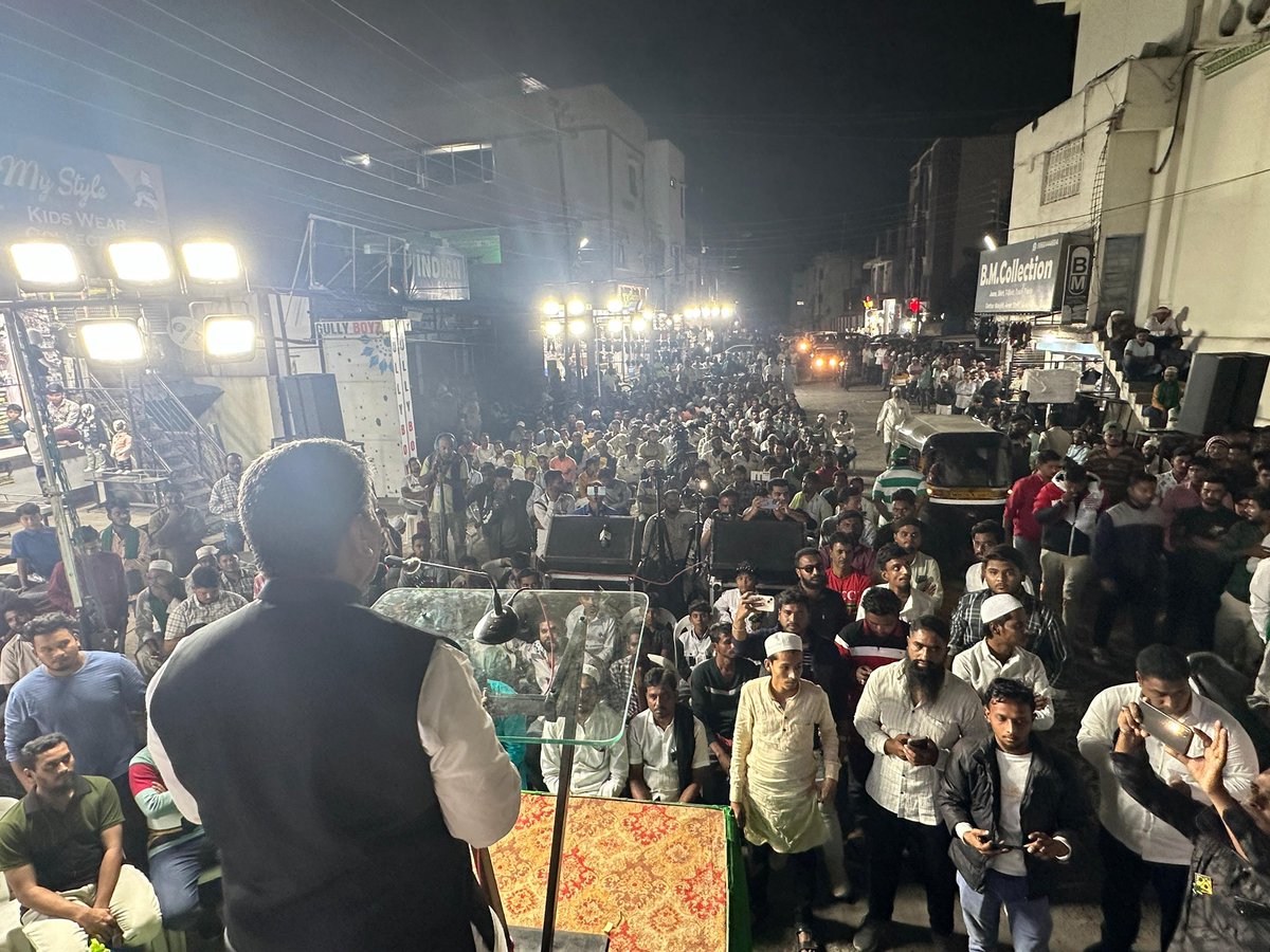kausarmohiuddin's tweet photo. Janab Br. @asadowaisi Sahab ki hidayat per #Nanded south Constituency ke Darbar Masjid Arab Galli me Inteqabi Jalse Aam se Khitab kiya. Is maoqe per, Feroz Lala Sb , Mirza Amjad baig Sb. maojud rahe.

#AIMIM #patang 
#Nanded #syedmoin https://t.co/La3VozwvJi