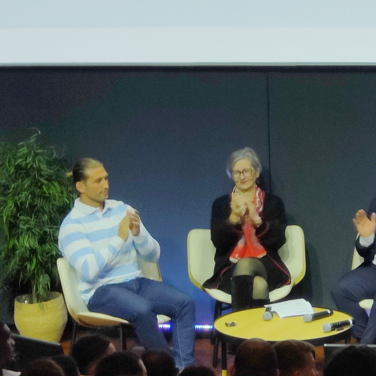 N.Charrier tweet media