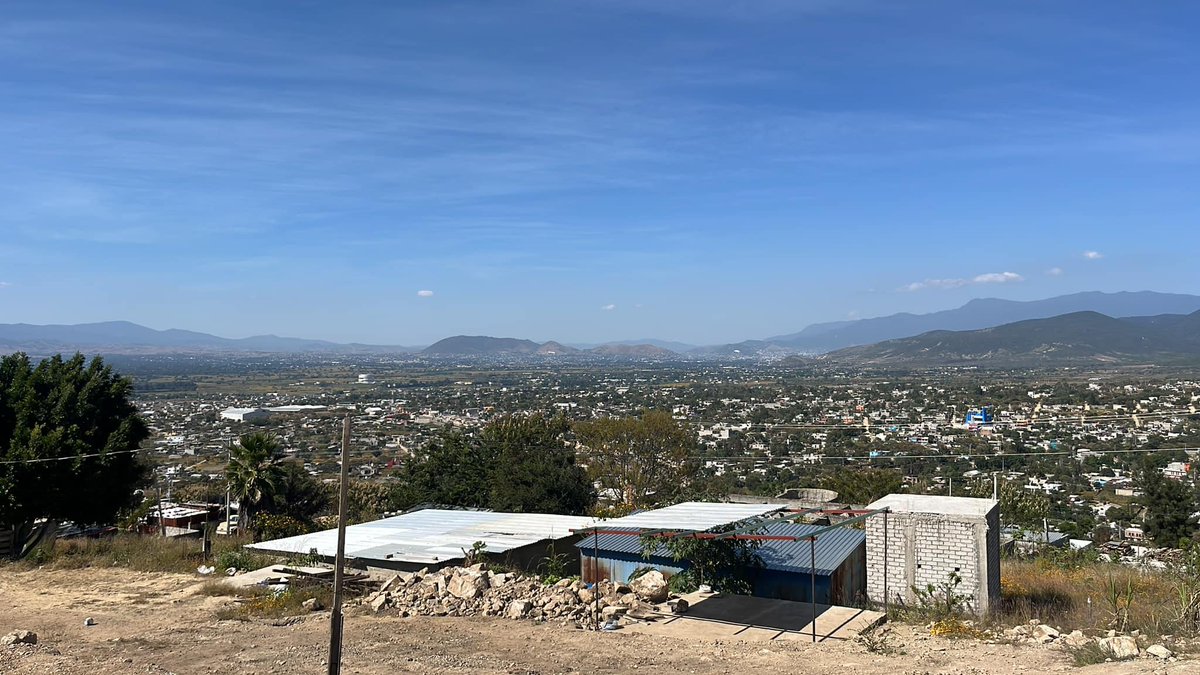 Sikandaoax's tweet photo. Recibimos a la Fundación Moisés Itzkowich, donante de los proyectos de Juventudes, dirigidos a fortalecer los derechos y habilidades para la vida de adolescencias de las colonias que habitan alrededor del ex-basurero metropolitano en en Zaachila Oriente #SiKanda15 #MundoMásJusto https://t.co/PQvD6uQYHT