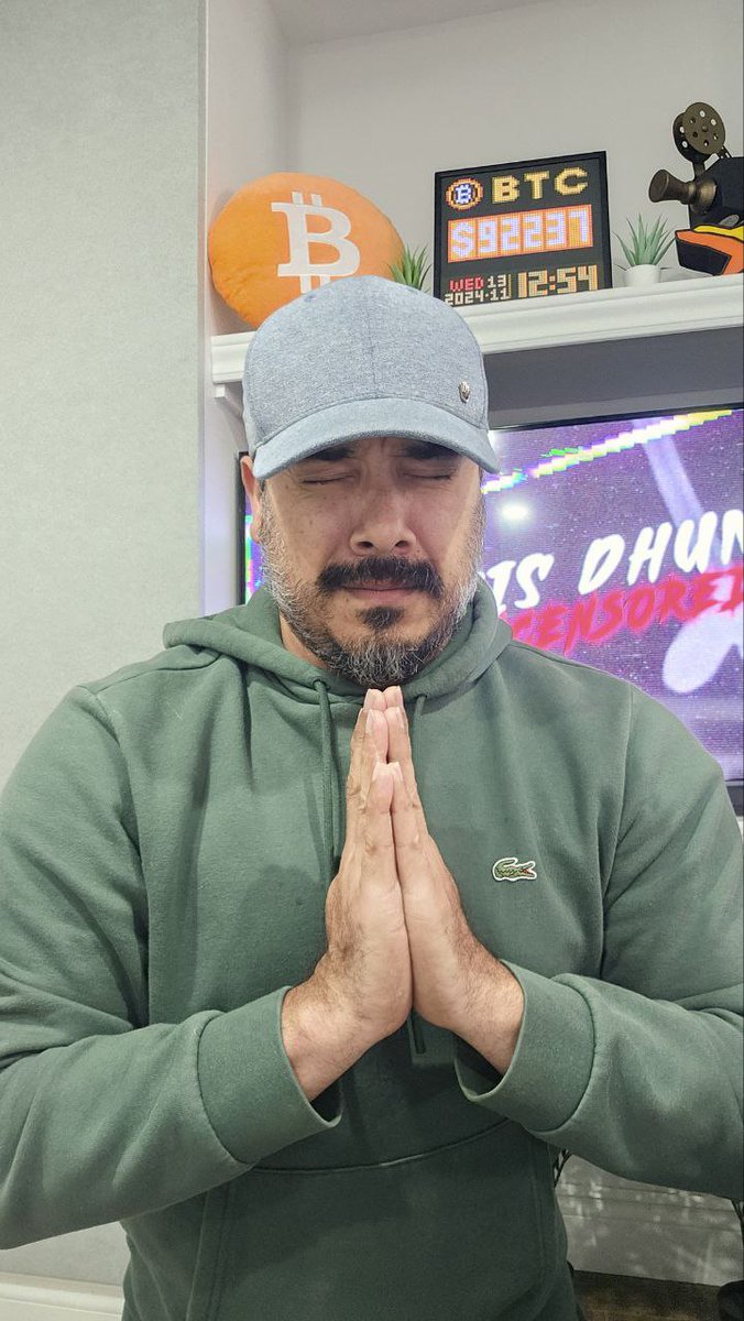 FrancisDhun's tweet photo. Get on your knees and pray to the crypto gods (see the price behind me) https://t.co/XXjfqkEvdR