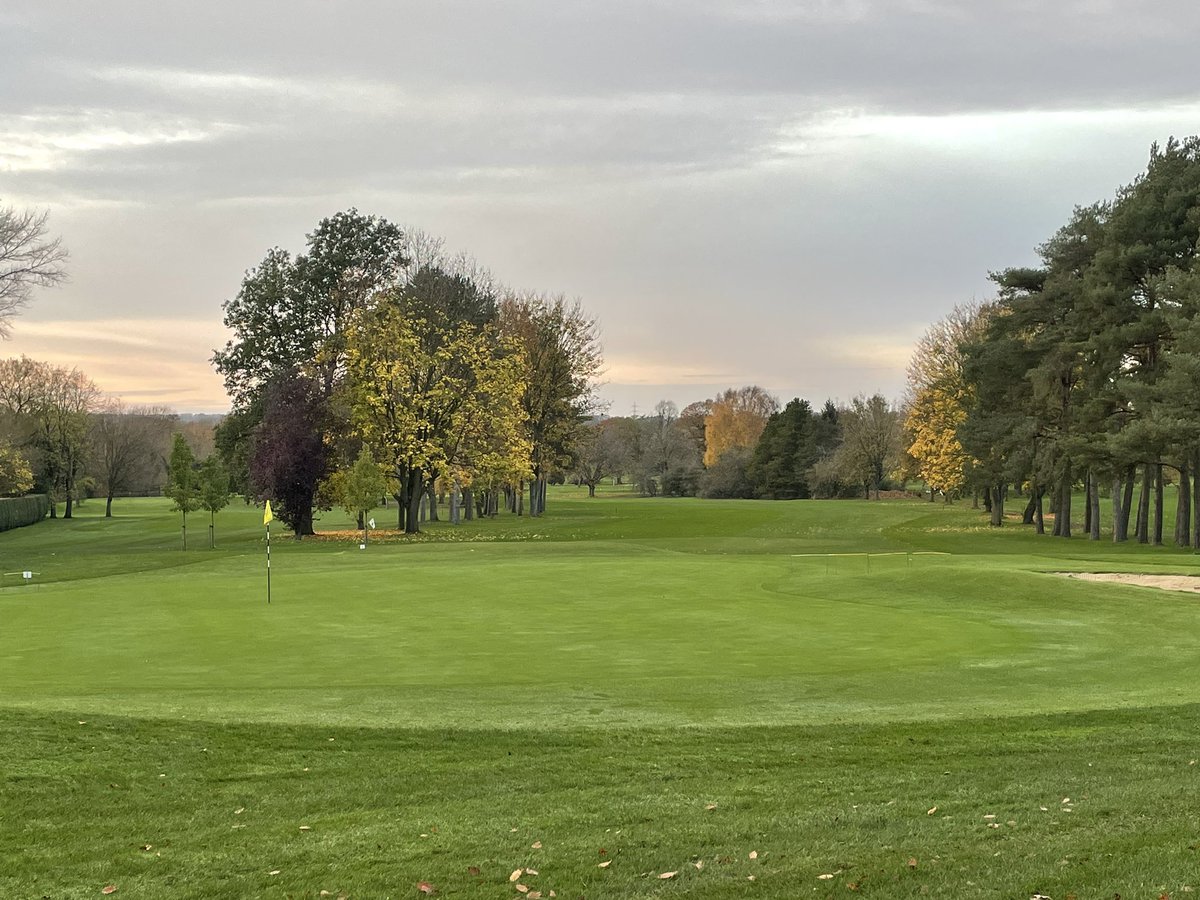 This is how the day began, early cutting and the result, wow, the course is looking great for middle of November 👏👍🏻⛳️🏌🏻‍♂️🏌🏼‍♀️#wintergolf #bigga