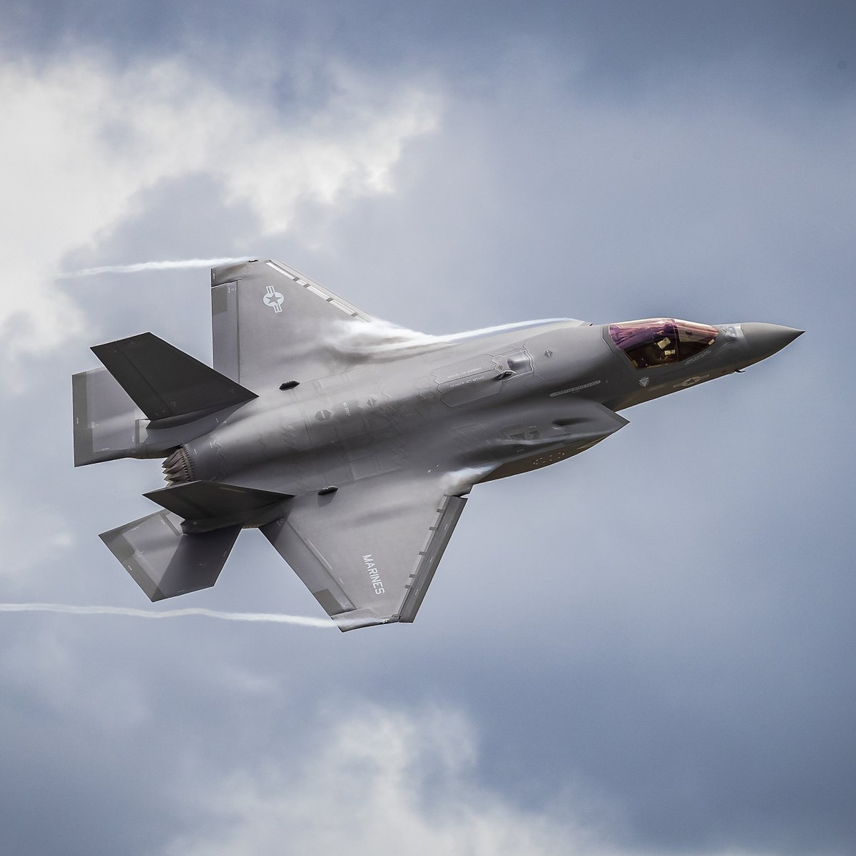 The aerospace industry relies heavily on precision machining to produce high-quality, reliable components. From turbine blades to structural parts, every piece must meet stringent standards for performance and safety. hubs.la/Q02WPm_80