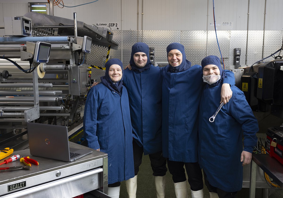 🔧🎉 Celebrating National Engineering Day! 🎉🔧

At Greencore, we’re always on the lookout for talented engineers to join our team. If you’re ready to take your career to the next level, explore our exciting opportunities! 

greencore.com/careers/ 🚀

#MMMakeYourMark #TEWeek24