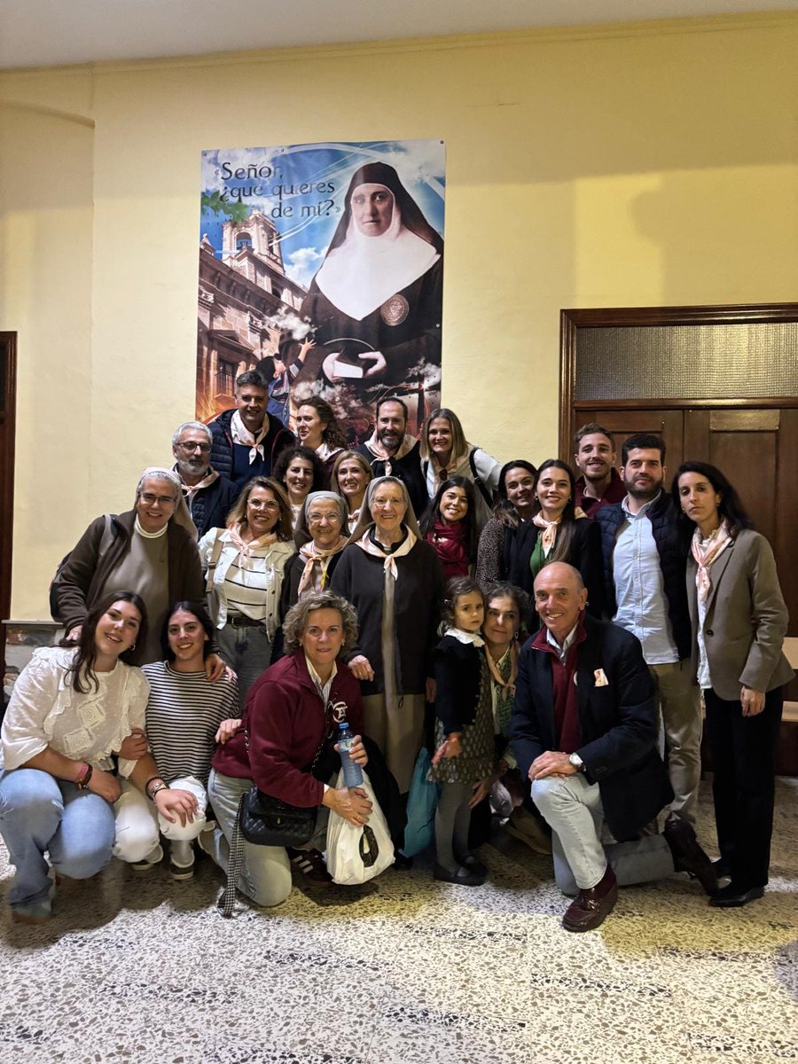 CgioStaIsabel's tweet photo. Acogida, Familia, testimonio, fe, fiesta…¡@MadreCarmen! En la celebración del 125 aniversario de su Paso al Cielo hemos vivido esto y más.
👉https://t.co/lLrAvcT5o9 https://t.co/O6n0BrEZIq
