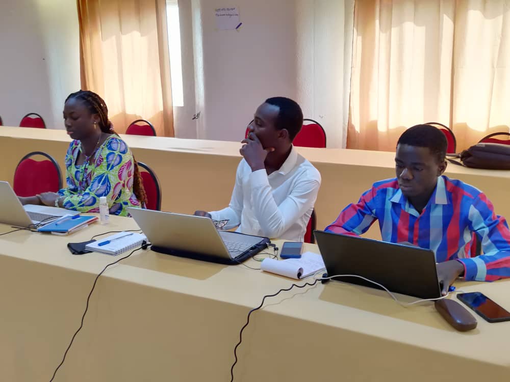 unfpa_benin's tweet image. Pour finaliser les plans d&apos;analyse et de tabulation du #RGPH5 au Bénin 🇧🇯,  2⃣5⃣ experts du recensement en atelier à Grand-Popo avec l&apos;appui de @insbenin et @unfpa_benin 
#JeComptePourLAvenir🇧🇯
#Census