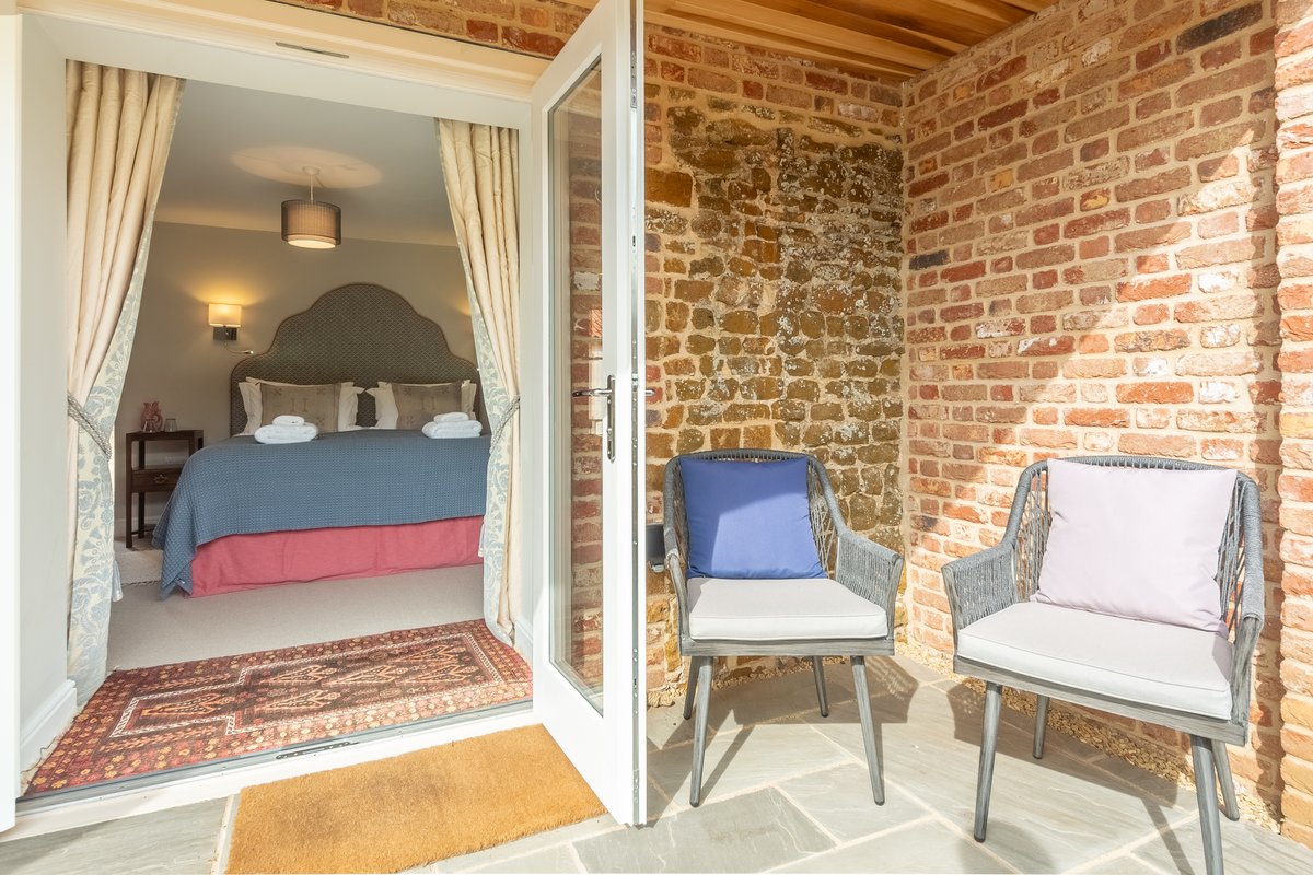 Cliff Farmhouse B&B Suites tweet media
