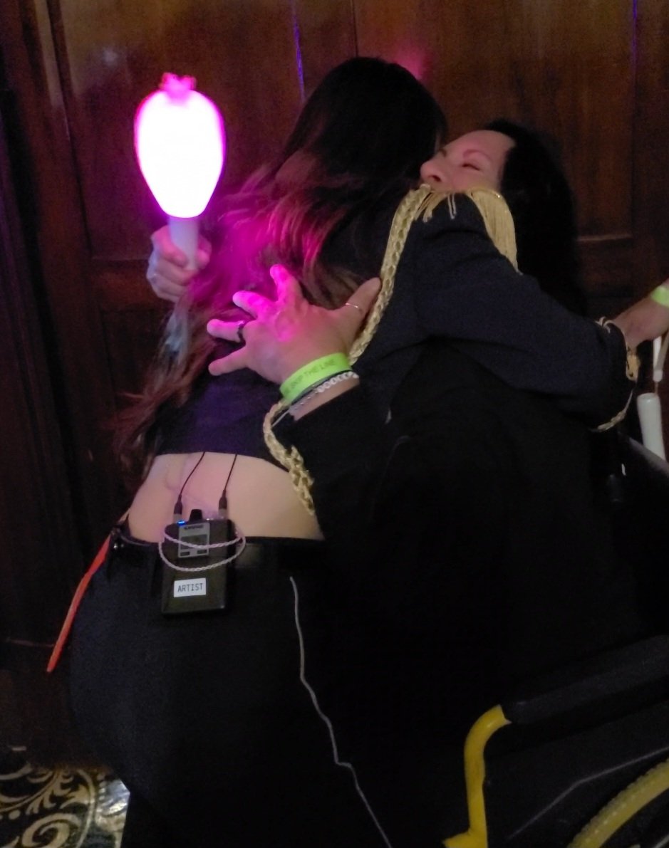utena11221's tweet photo. MOOMOO MOM'S PRAYERS WORKED YALL

FULL ON EMBRACED BY BYUL DURING SHUTDOWN!!!!!!!!! https://t.co/BRChqBHryy