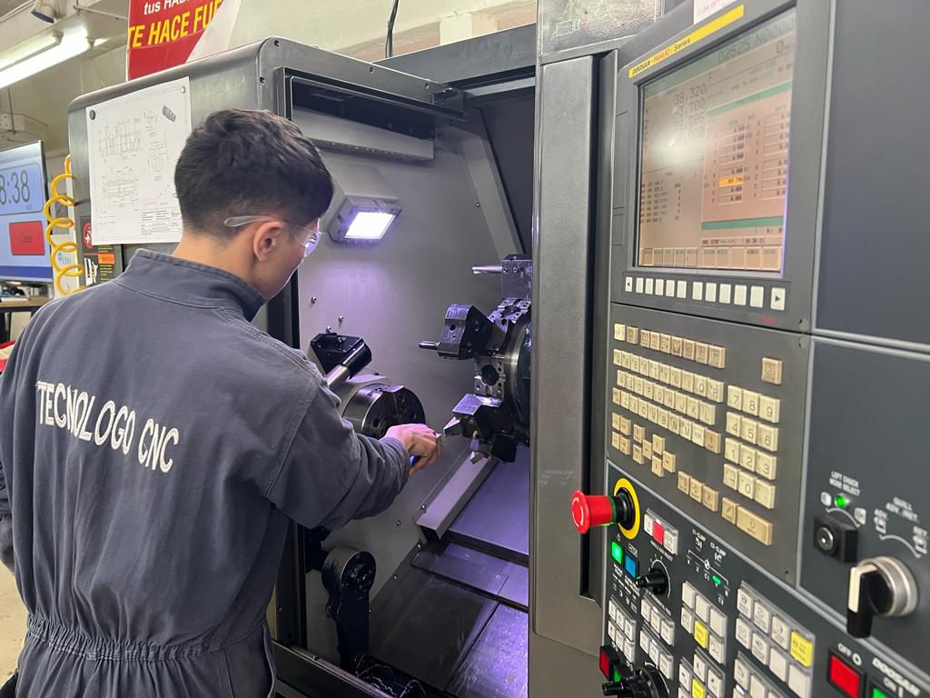easoto09's tweet photo. 🤳 Las industrias 4.0 avanzan y se comprometen con #SENNOVA para fortalecer la innovación en sectores clave de Colombia.#DistritoIN https://t.co/bRTAv0ujez