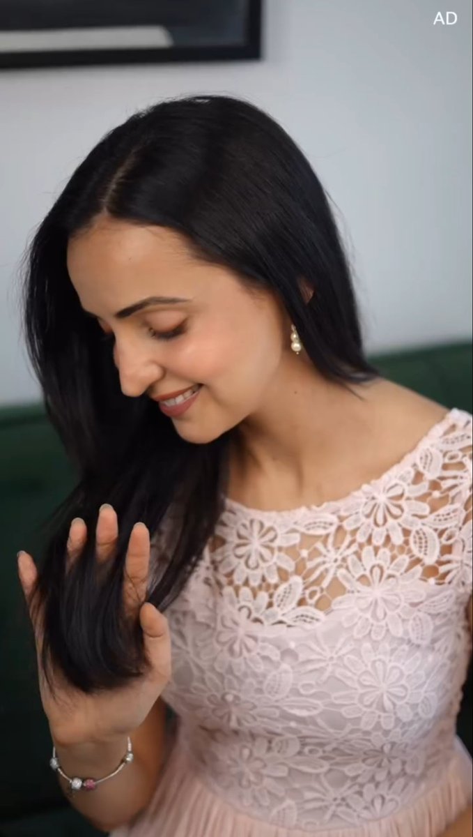 Sanaya Irani Daily tweet media