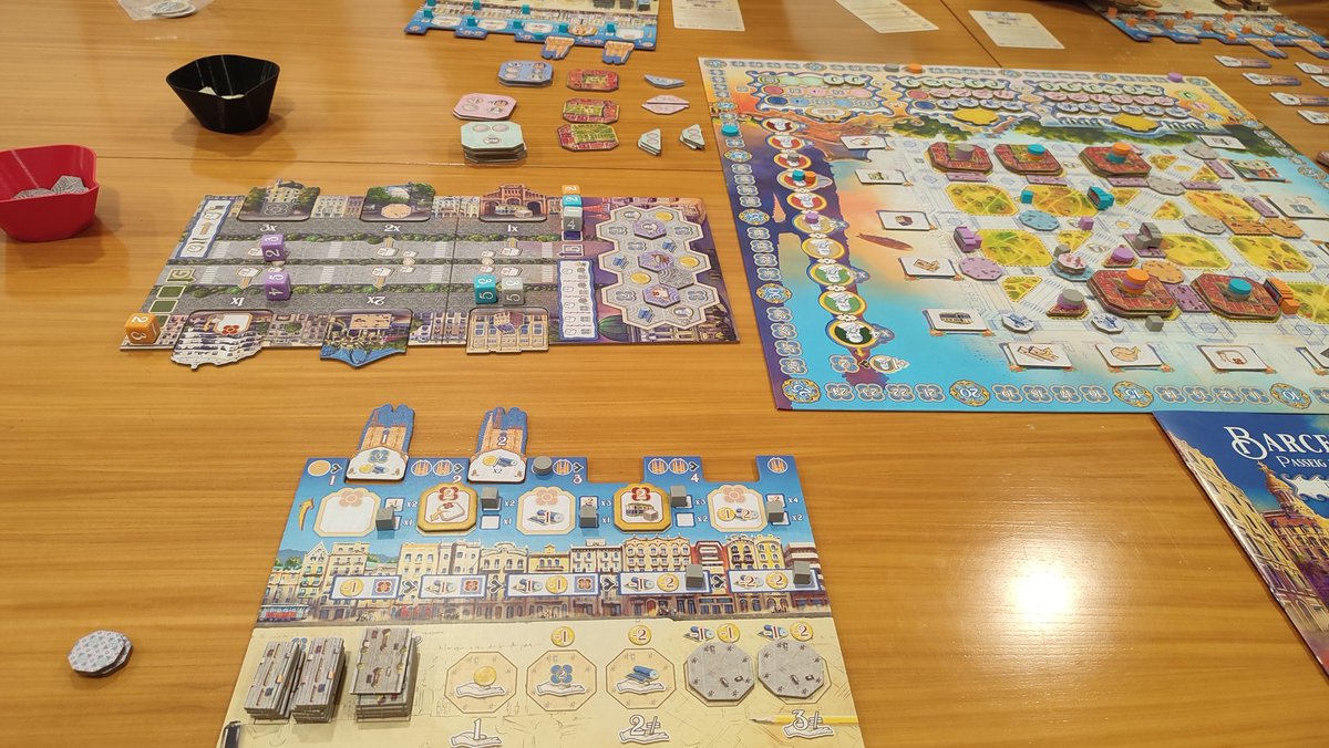 Dia d'estrena! Passejant per Barcelona gràcies a <a href="/Woodys_3d/">Dani Garcia</a> i
<a href="/MalditoGamesES/">Maldito Games</a>