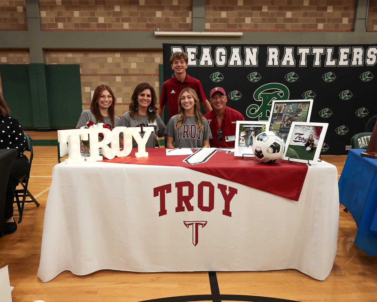 Here are some more pictures from signing day!! <a href="/TroyTrojansWSOC/">Troy Trojans Soccer</a> <a href="/Rattlersports/">Rattler Sports</a> <a href="/RattlerGirlsSA/">RattlerGirlsSoccer</a> @masters_troyWSO <a href="/ImYouthSoccer/">ECNL/GA/Recruiting/College Soccer</a> ❤️⚔️
