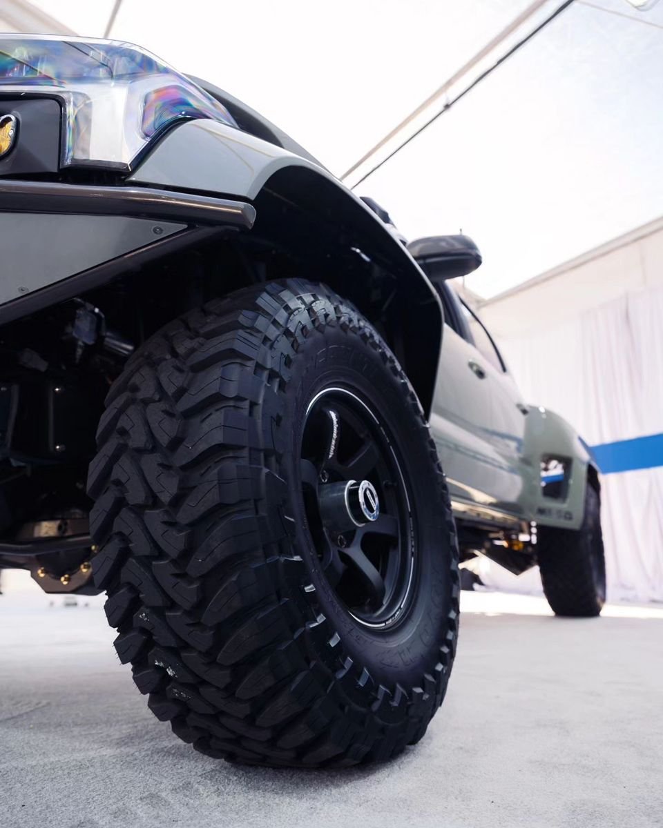S_MToyota's tweet photo. MESO Customs took things to a whole new level with this #ToyotaTacoma. 

Featuring a 6.2L supercharged Hellcat engine, custom #Tundra fiberglass, and a Bronco-inspired 4WD long travel TTB suspension. Simple build, bold masterpiece. #SEMAShow 

📸: Toyo Tires https://t.co/AlGKFsz6MT