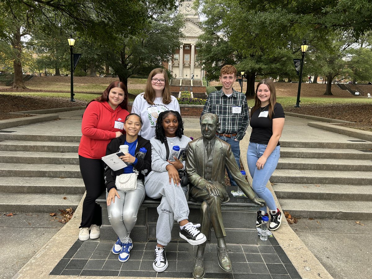 Leeds High School tweet media