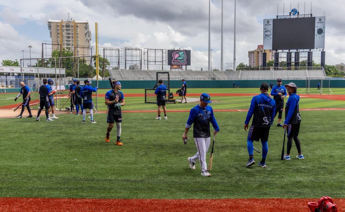 ¡Ya nuestros <a href="/SanturceLBPRC/">Cangrejeros de Santurce</a> están en casa practicando en el nuevo terreno de juego! #SanJuan #CapitalDelDeporte