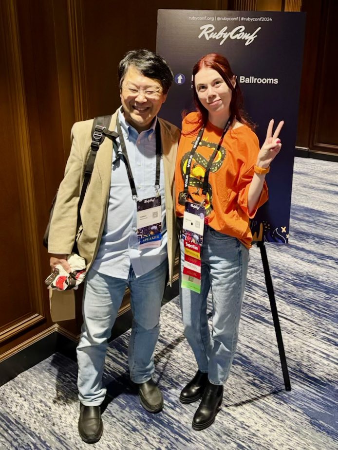 rhiannon_io's tweet image. Met @yukihiro_matz at #rubyconf 🥹