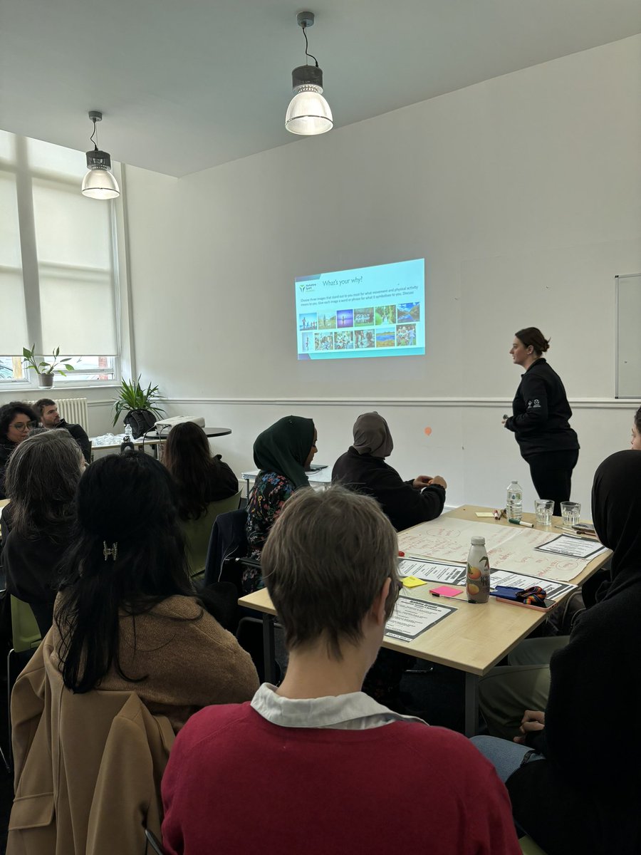 N_Millington89's tweet image. Huge thanks to Katy from @YorkshireSport for delivering a great training session “Helping People to Move More” to Social Prescribers from @LinkingLeeds &amp;amp; @BHR_PCN staff based in Burmantofts, Harehills and Richmond Hill. Thanks to @ShineLeeds for hosting us.  #walkitrideit