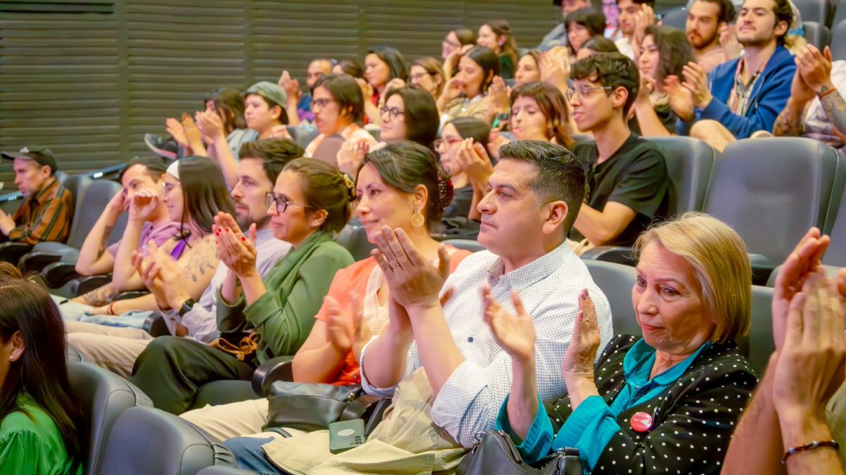 Valparaíso celebra el cortometraje: La 5ª edición del Festival Cortos en Grande (<a href="/cortosengrande/">Cortos en Grande</a>) llega al puerto.

Hoy a las 19:30 hrs inician las actividades en <a href="/InsomniaCine/">Insomnia Teatro Condell</a> 🎥

🎬 ⚡️ ¡Todos los detalles aquí!: bit.ly/4fpwfDo