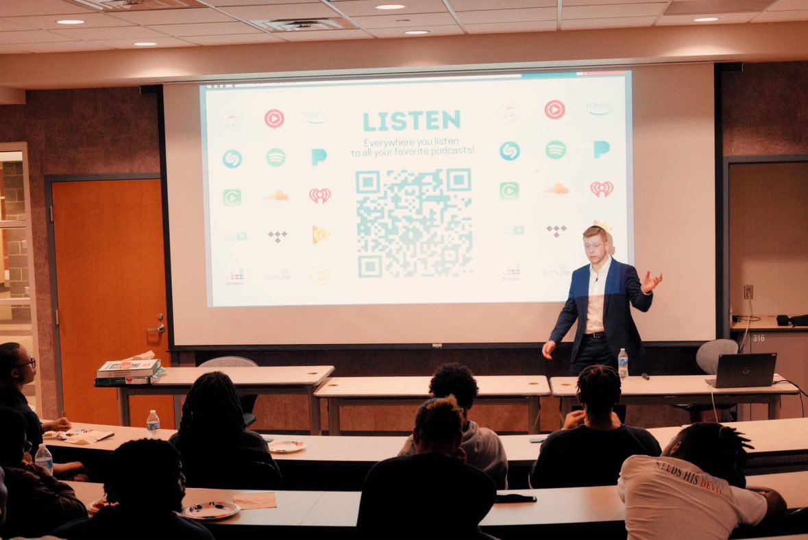 maverickvpeters's tweet image. Had an awesome time speaking at the University of Akron to the SAAB students! 

Proud to see these future leaders walking away with real tools and a clear plan to make their money work for them.

#FinancialBasics #UAkron #FinancialLiteracy