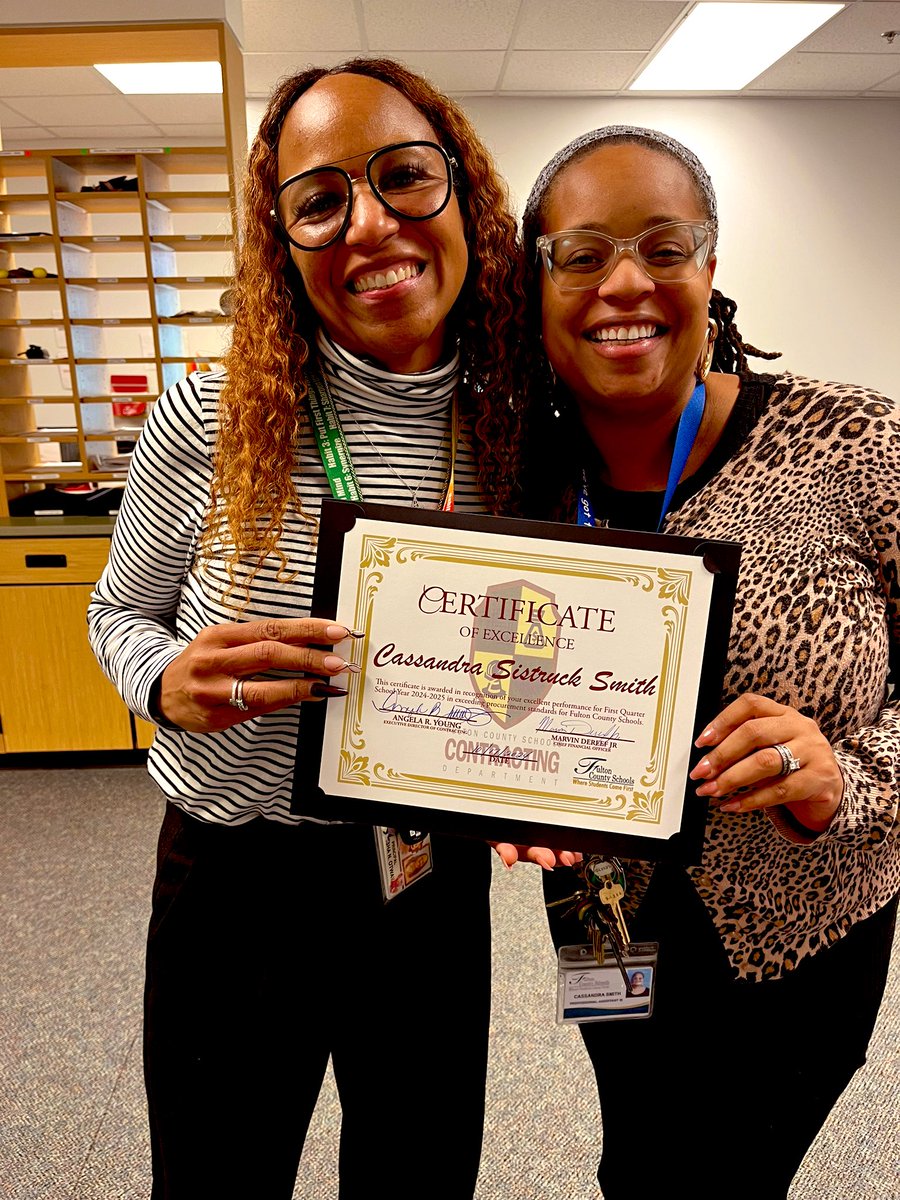NewCollegePk_ES's tweet photo. We’re so proud of our bookkeeper Mrs.Smith. Excellent procurement quarter 1! 🐯💚 #FCSSOUNDPROCUREMENT https://t.co/JeU2rRlxIX