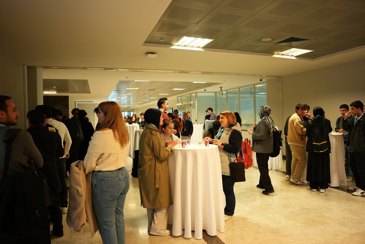 gitresmi's tweet image. BTK Merkez yerleşkesinde Google DeepMind, Raspberry Pi Foundation ortaklığında düzenlenen Experience AI Tanıtım Programımıza katılımlarından dolayı herkese teşekkürlerimizi iletiyoruz..
RRaspberry Pi@googledeepmind
#yapayzeka #btider #google #rasperrypi