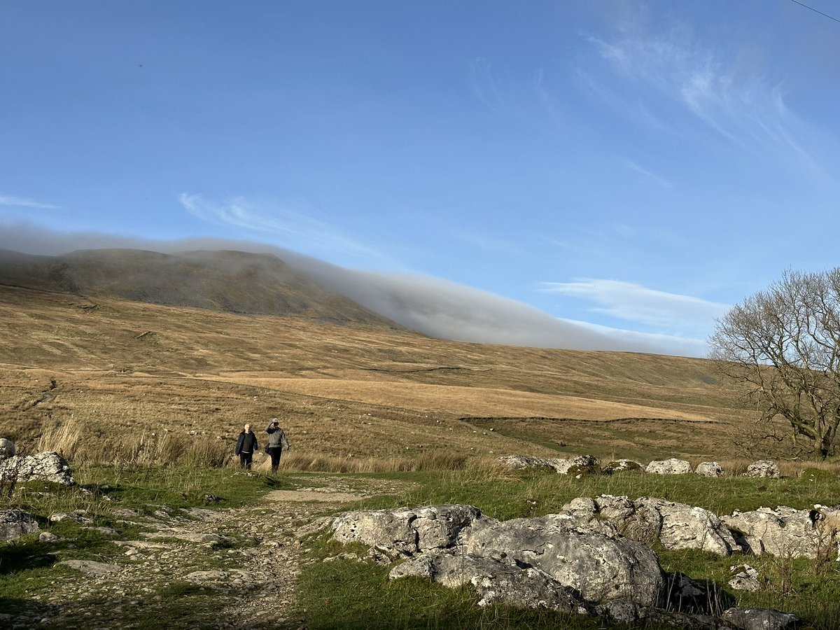 rifirth's tweet photo. One of my go to hill walks today . Revisited Whernside and was so lucky with the weather. It’s a good workout, with a long slow burn of an ascent. Definitely a ‘jelly leg’ inducer ! https://t.co/QjFHSn5tgs