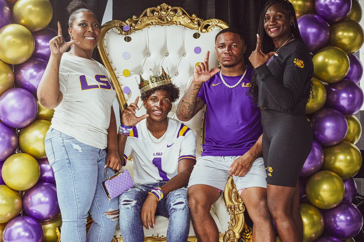 Just gone leave this here🙃 <a href="/thereal_kori2x/">𝓓𝓪𝓴𝓸𝓻𝓲𝓮𝓷 𝓜𝓸𝓸𝓻𝓮🃏</a> <a href="/D4Mojo36/">Marjahn Moore</a>