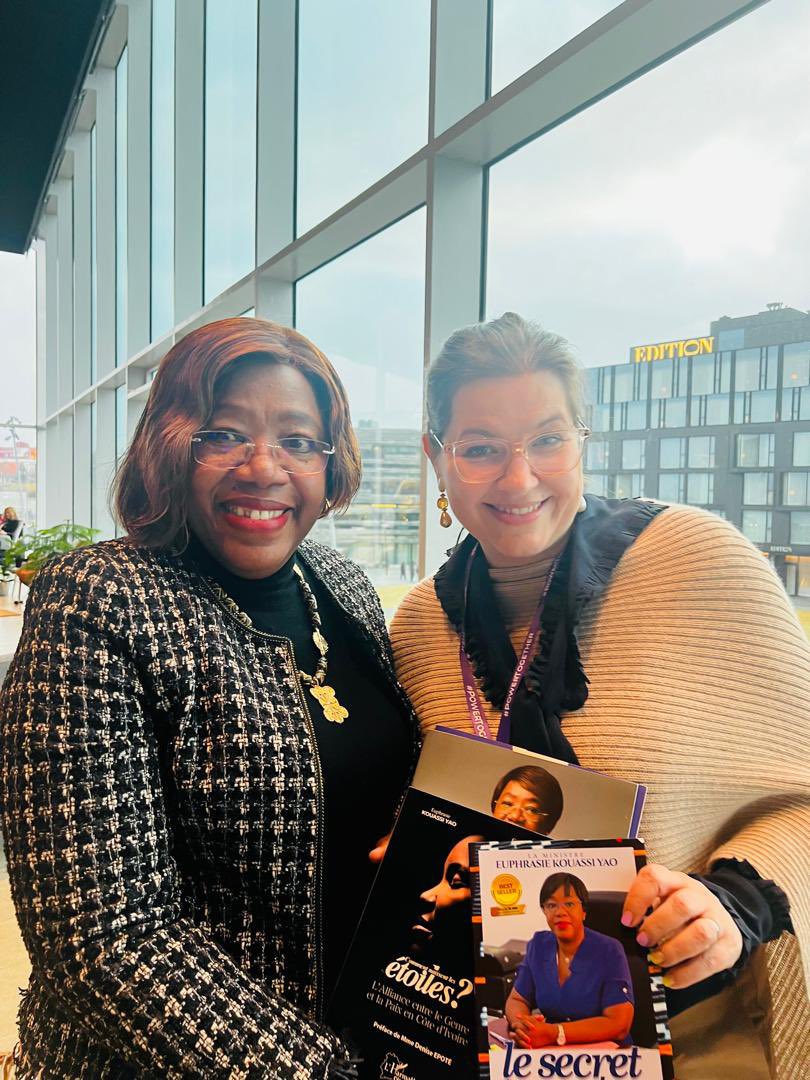 En tant que Global Chair First Lady Outreach du G100 🌍, j’ai rencontré <a href="/elizajreid/">Eliza Reid</a>, ex-1ère Dame d’#Islande. Nous avons discuté de comment promouvoir l'#égalité de #genre, l'#environnement et la #paix.

Le <a href="/G100wefleaders/">G100</a> réunit les 100 femmes leaders les + influentes au monde.