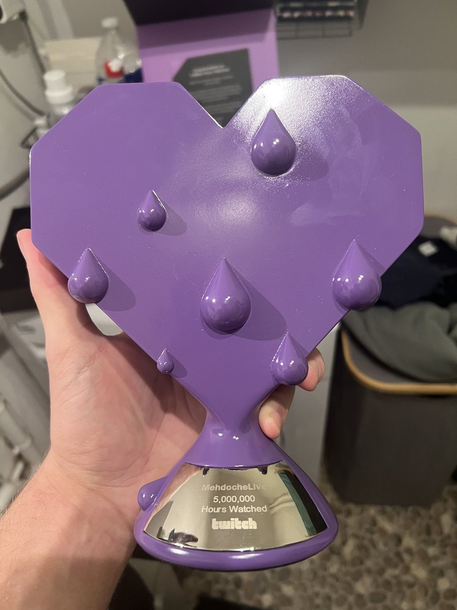 Merci de fusiller du regard mes streams 🫵🏼🫶🟣