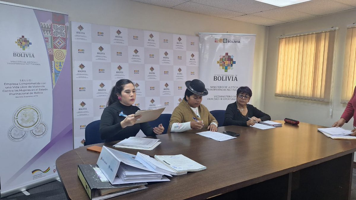 ViceIgualdadOp's tweet photo. #NotaDePrensa |
Iniciamos la evaluación de las postulaciones al Sello “Empresa Comprometida con una Vida Libre de Violencia contra las Mujeres en Estado Plurinacional de Bolivia” presentadas por 15 empresas públicas y privadas del país.

Leer la nota 👉https://t.co/45nr5eMyiu https://t.co/7gc4lPfG0X