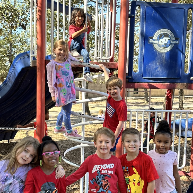 HumbleISD_FE's tweet photo. Kindergarten is celebrating World Kindness Day at Willow Creek today. https://t.co/2Fj1RSAF3h