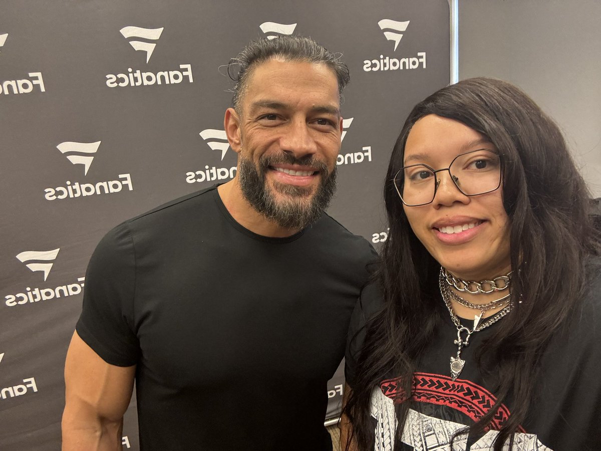 Angie_Vision's tweet photo. His ring!
His show!
His WWE!
Today I met my 🐐 and The Tribal Chief @WWERomanReigns 
#RomanReigns 
#OTC https://t.co/FSz0sY3ZtM
