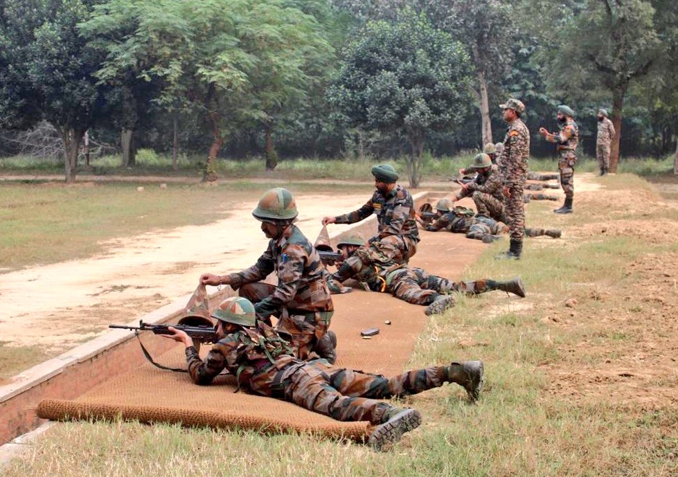 PRODefDehradun's tweet image. #ChampionSappers

6 teams displayed utmost grit , determination &amp;amp; endurance in the #BestSapperCompetition trials organised by #BEG&amp;amp;C, Roorkee from 11-13 Nov 24.

411 Para Fd Coy stood 1st &amp;amp; will now take part in  Best Sapper Competition being held at #CMEPune.

#BengalSappers