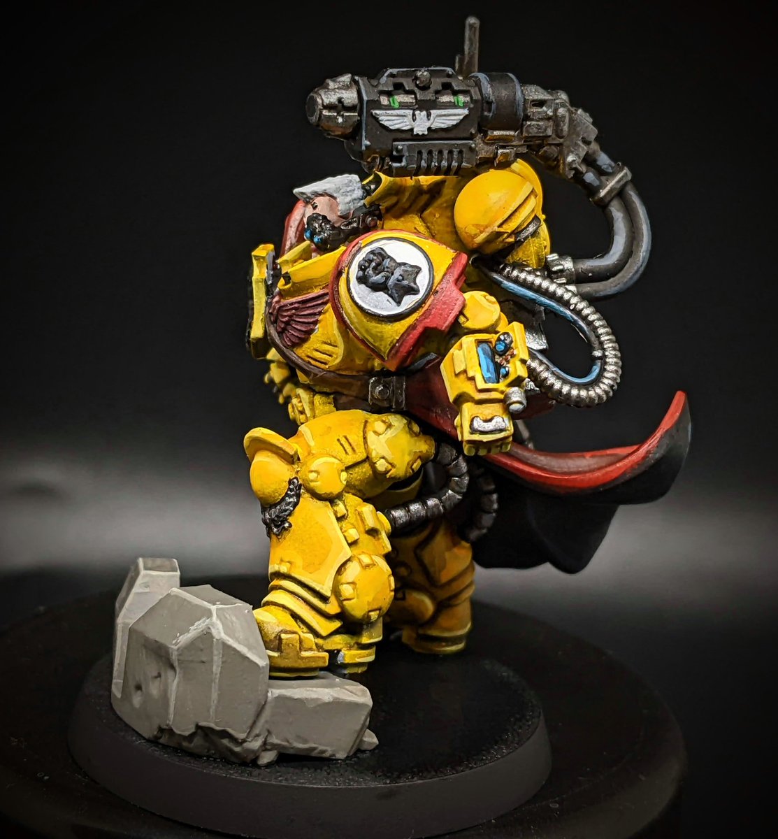 one_inch_heroes's tweet photo. The mighty Tor Garadon is complete! Reach out to have your minis painted today! 
.
#spacemarines #imperialfists #Warhammer40k #warhammercommunity #tabletop #minis #wargame #minipainter #scalemodeler #astartes #commission https://t.co/BDSnwnuSiz