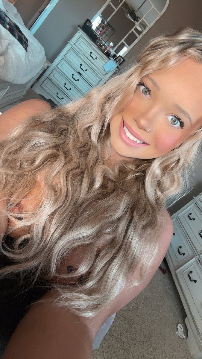 IzzieBabe96_'s tweet photo. Peek a boo🤪 are they pretty?! https://t.co/AEvj82MDQT