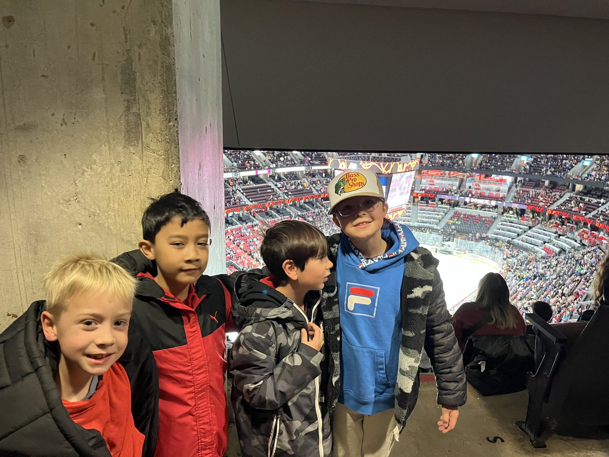 BrynczkaMs's tweet photo. A super fun day at the Ottawa 67’s game today. 🥅🏒Thank you @Angelo_Bruno2 for organizing!! @StLukeNepean @Ottawa67sHockey https://t.co/BQkVNyW9i7