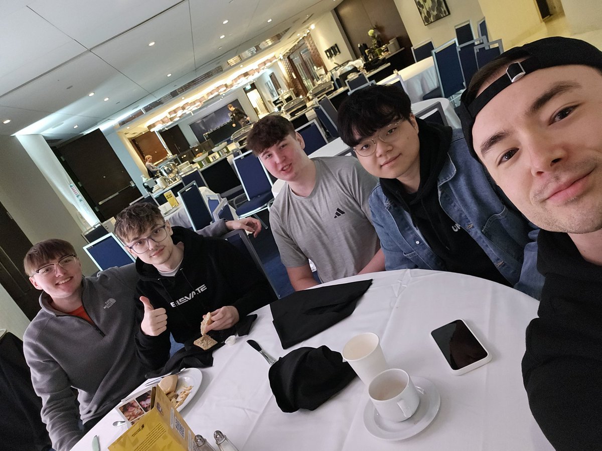 Another major, another mini <a href="/GWhoR6/">G Who?</a> reunion. This time 4 unsuccessful members and <a href="/JustAdrianR6/">Adrian T</a>
