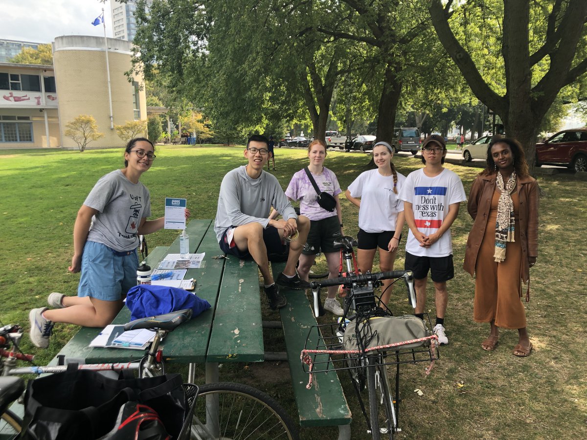 UofTTrashTeam's tweet photo. Want to see how we made a difference to kick off the school year? πβ¨ Check out our latest #blog post for all the highlights from our #UrbanLitterChallenge! #InternationalCoastalCleanup #SeaTheChange #ShorelineCleanup @OurOcean @OceanWise https://t.co/G5PEptRD6s https://t.co/rn0WC9cDUg