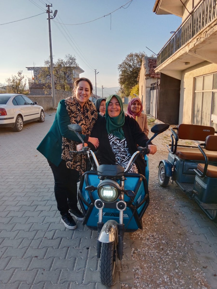 yeniankarakadin's tweet photo. Ankara İl Kadın Kolları Başkanımız Av. Ayça Çağlar, Ankara İl Başkan Yardımcımız Esma Temür Ekinci ve Ankara İl Kadın Kolları Yöneticilerimizle birlikte Evren İlçe Başkanlığımızı ziyaret ettik ve örgütümüzün izleyeceği yol haritası için değerlendirmelerde bulunduk. https://t.co/Xq7wpnLZ4w