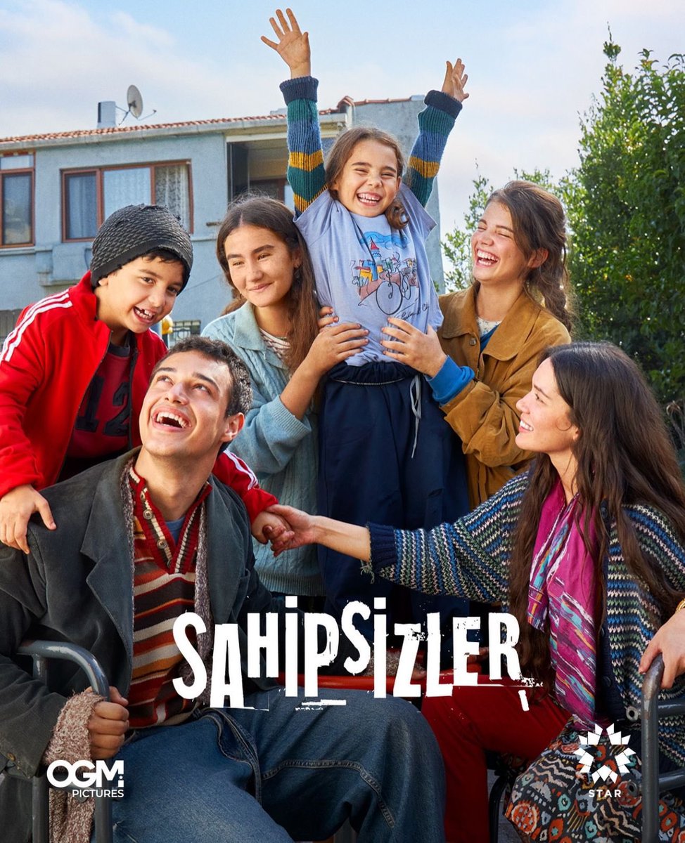 arap2turk's tweet photo. المسلسلات التي تعرض الليلة

- مسلسل ليلى حلقة جديدة. #Leyla
- مسلسل المؤسس عثمان #KuruluşOsman
- مسلسل رائحة الصندوق #SandıkKokusu
- مسلسل المشردين الحلقة #Sahipsizler https://t.co/7hjMJbQ6SX