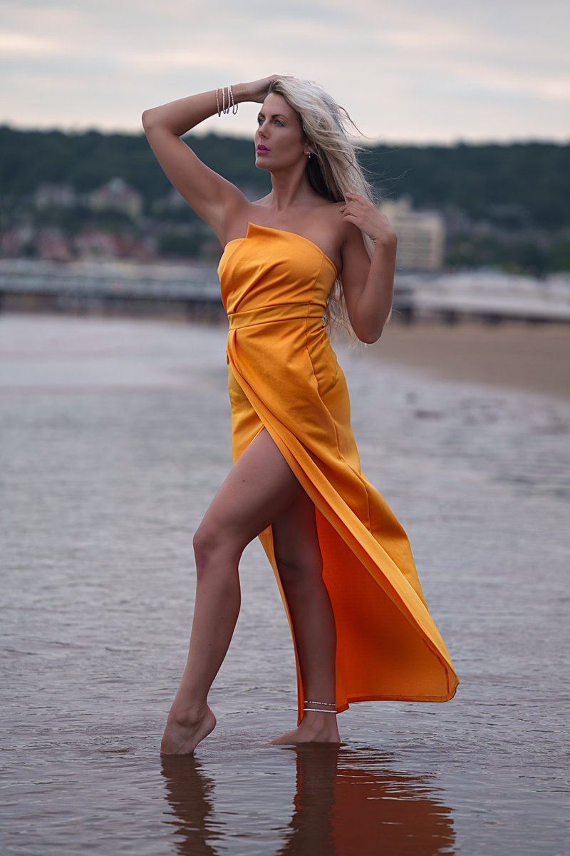 firstadekit's tweet image. Victoria.