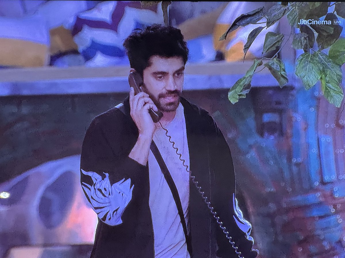 ROHIT162003's tweet photo. Whom do you support?

Like for #AvinashMishra
RT for #DigvijaySinghRathee

#BiggBoss18 #BiggBoss #BB18 https://t.co/xFHVBnwvrG