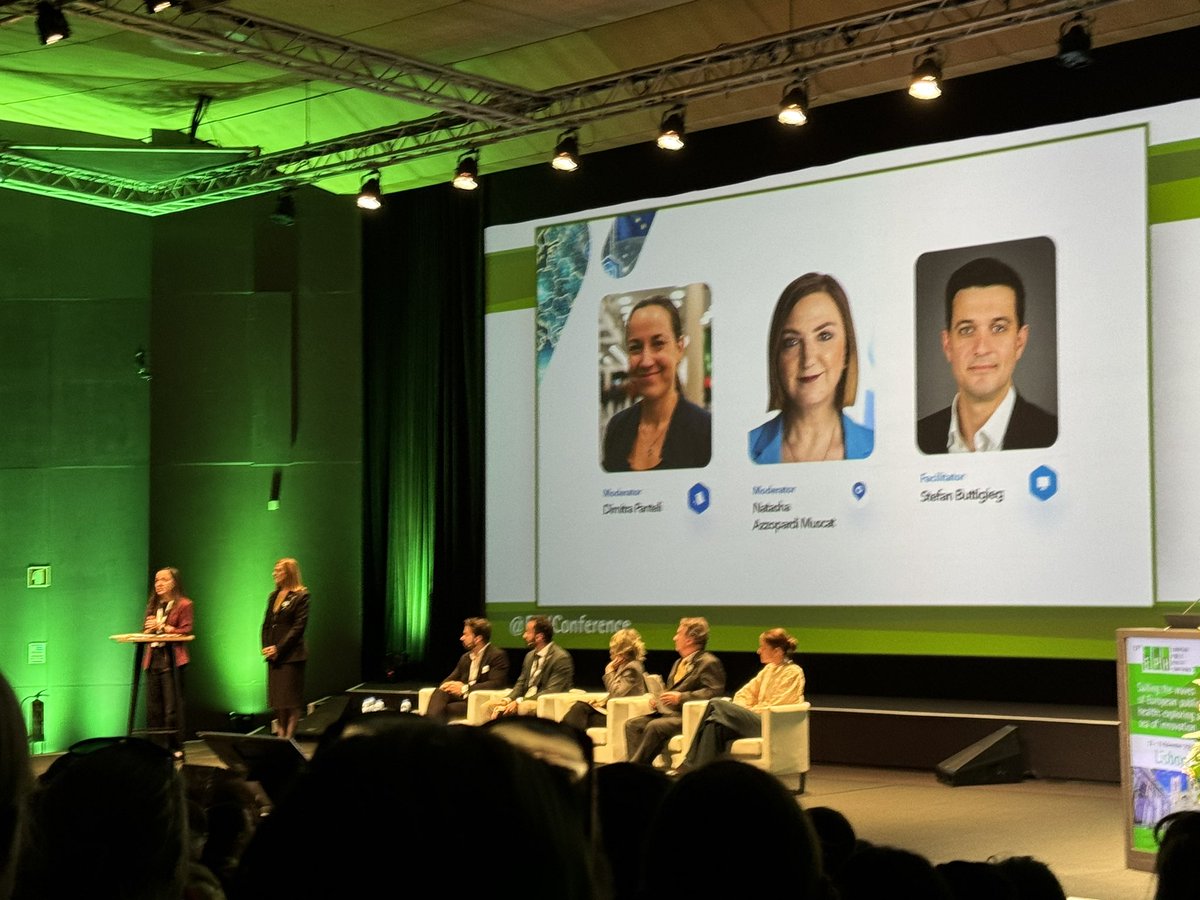 Excellent plenary at #EPH2024 on navigating the #AI wave in public health, <a href="/natasha_azzmus/">Natasha Azzopardi Muscat</a> <a href="/EUPHActs/">EUPHA</a> with thought provoking take home message by Martin McKee that ‘ AI should be our servant and not our boss’ <a href="/EUPHActs/">EUPHA</a>