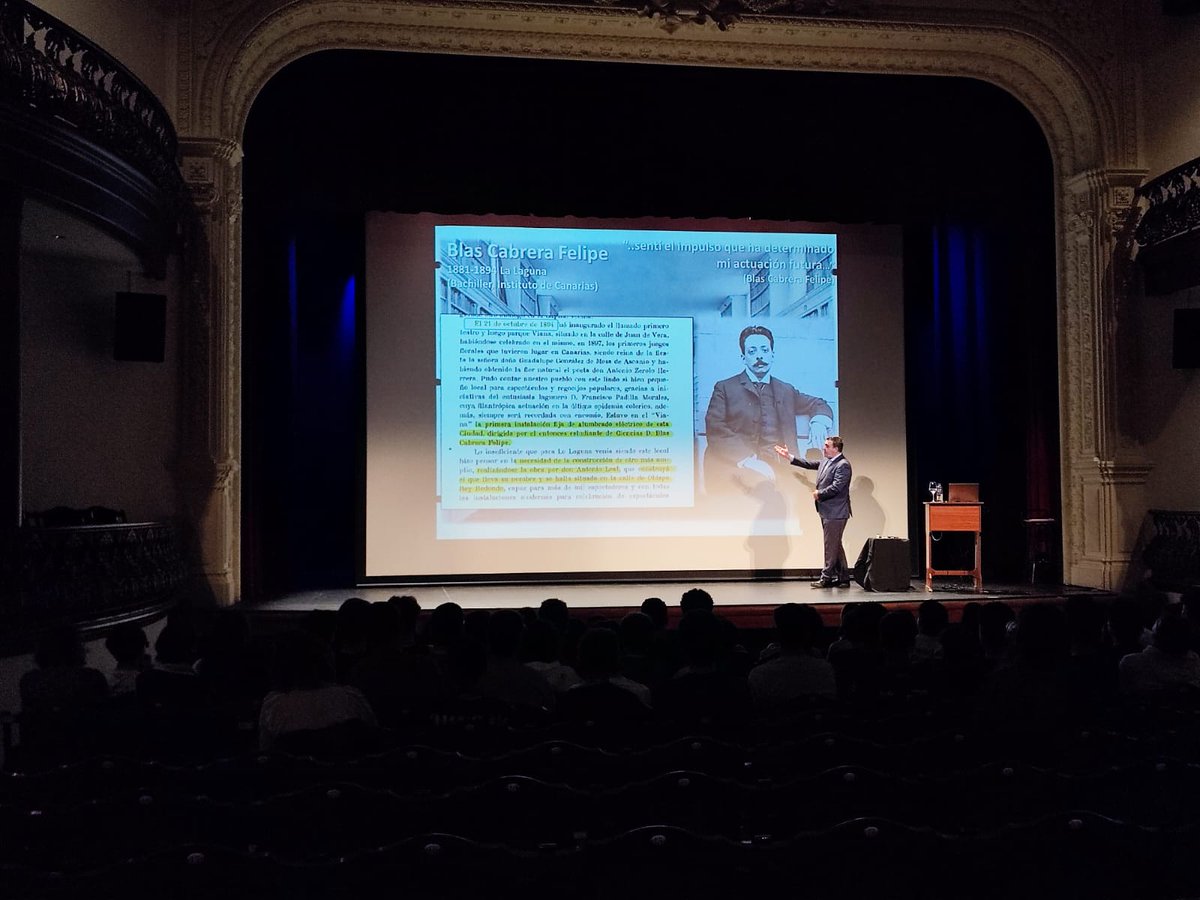 JorgeMendezRam3's tweet photo. Otra charla muy especial de BLAS CABRERA🧲 #SCIC24 @agenciaiisi en LA PALMA con escolares👥️ de varios centros de la isla (Mazo, Los LLanos, Los Sauces) ¡Entorno de lujo🎭! @TCircoMarte Sigamos divulgando CIENCIA!🔬🧪 El FUTURO de nuestros jóvenes depende de ello🤩 https://t.co/mPyMfSxAoZ