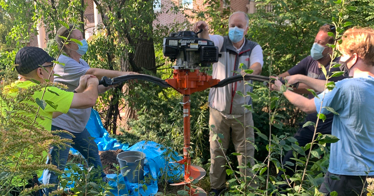 Using machine learning, Professor Kimberly Gray is working to make sure urban green infrastructure is designed to be ecologically restorative.

“The idea is to bridge the gap between green infrastructure and natural ecosystems.”

spr.ly/6015sJDid