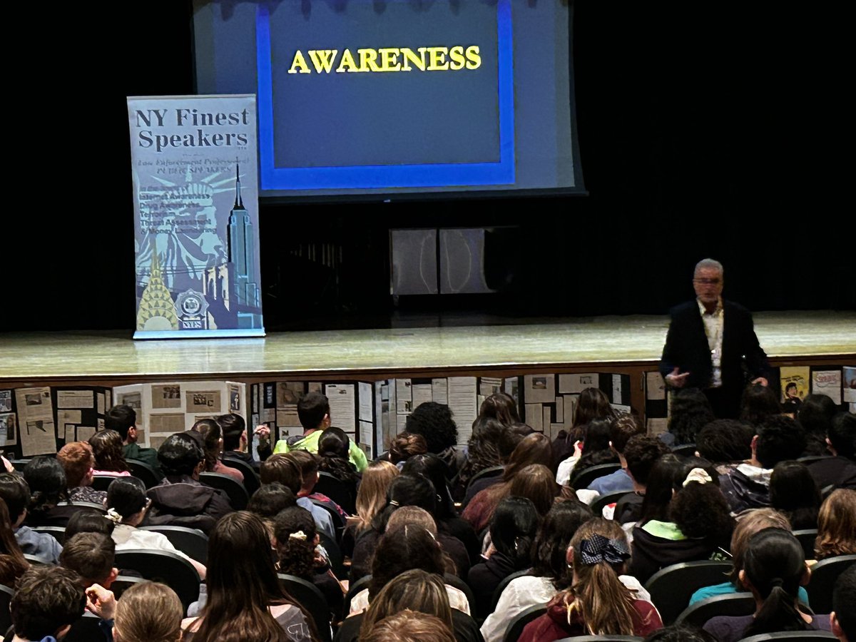 Mr. Tom Grimes is kicking off his student presentation on Internet Safety to 7th and 8th graders. He will present to parents tonight at 6:30pm in the WMS auditorium.