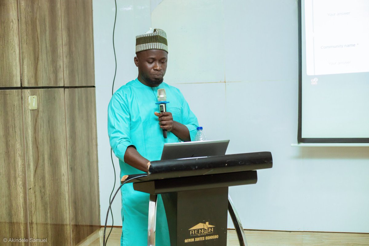 itsladeji's tweet image. I was honored to speak at #ConnectedDevelopment&apos;s #TownHallMeeting on #ProjectTrust yesterday at Aenon Hotel and Suites, Osogbo. The consensus among participants was clear: citizens must engage more with their political leaders to foster accountability, improved representation,