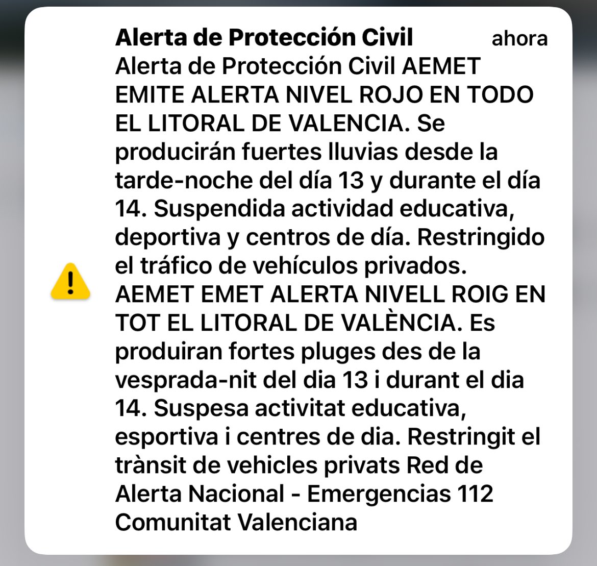 GVA112's tweet photo. 📲La @generalitat, a través del Centro de Coordinación de Emergencias, envía un segundo mensaje de Es-Alert a las poblaciones afectadas por la alerta nivel rojo por lluvias.  

Queda suspendida la actividad educativa, deportiva y centros de día. Restringido tráfico en vehículo privado

El texto del mensaje es el siguiente:👇