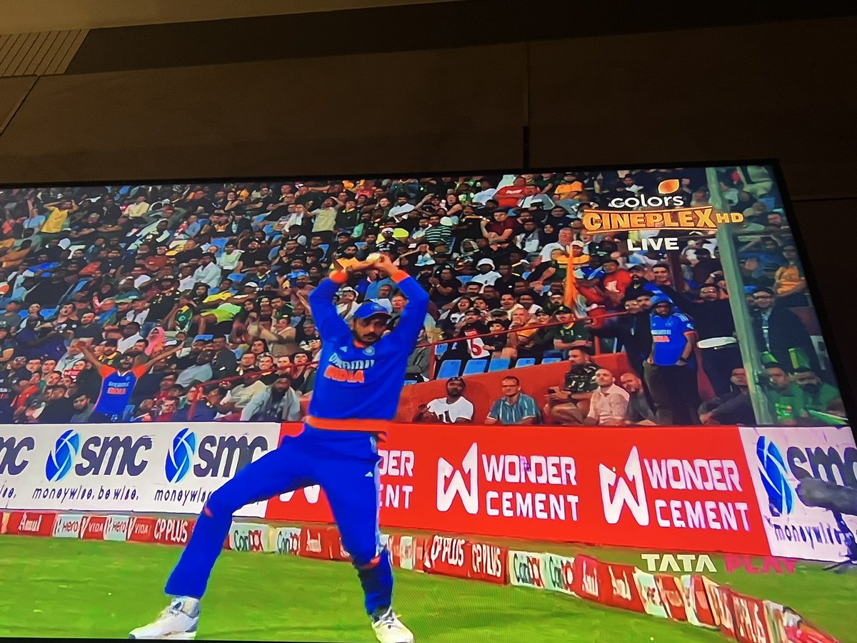 Krishna Nidvanche (@krishna01966091) on Twitter photo What a catch 
Catch the match 
<a href="/akshar2026/">Axar Patel</a> 
#indvssat20 #t20 #india #SouthAfrica #Cricket #aksharpatel #catch What a catch 
Catch the match 
<a href="/akshar2026/">Axar Patel</a> 
#indvssat20 #t20 #india #SouthAfrica #Cricket #aksharpatel #catch