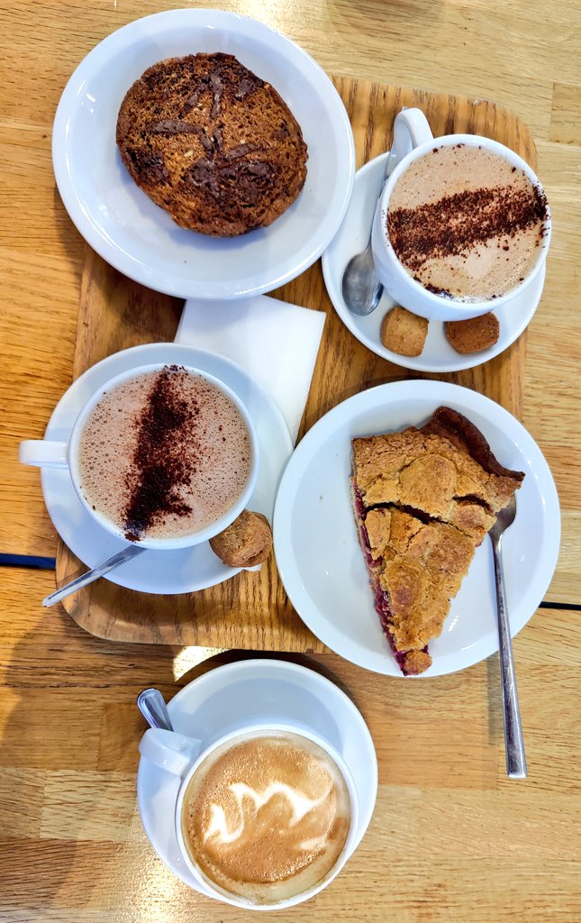 Ngl, favourite part about eating in Switzerland has been the amount of walking you do that compensates for all that extra sugar 🤭