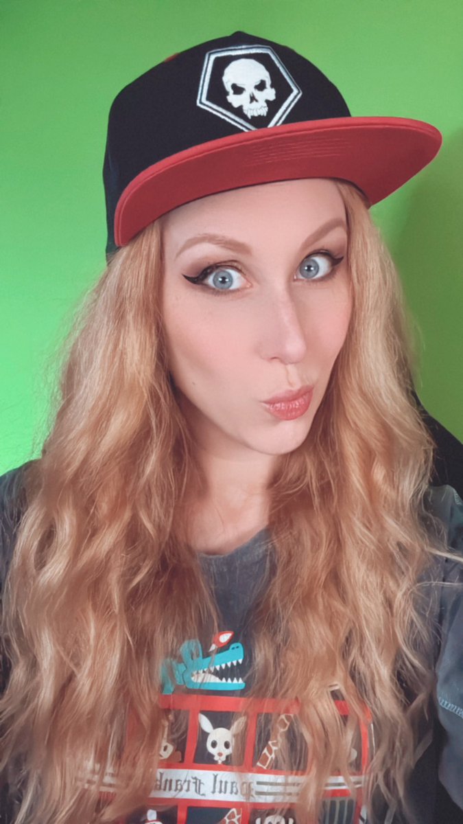 Der Fluch muss gebrochen werden!

BLACK MIRROR 3

twitch.tv/daedalicentert…